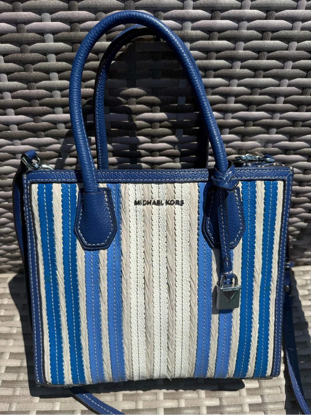 Michael Kors Mercer Medium Accordion Striped Tote Bag📝 - Picture 3 of 9
